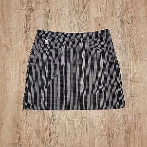 Golf American Skort Skirt ~ Sz 10 ~ Black & White ~ Above Knee ~ Zips on Side - Picture 2 of 5